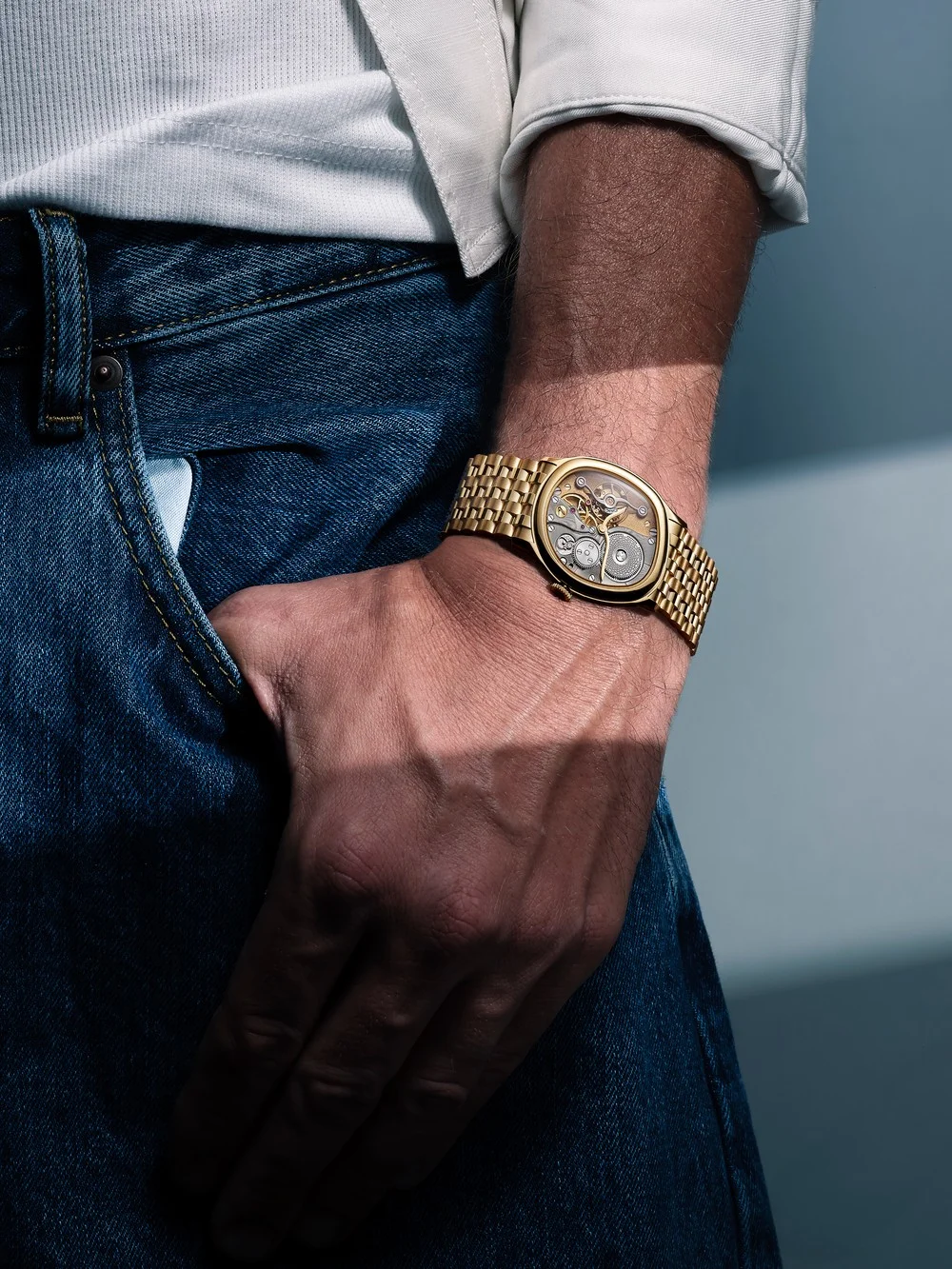 The yellow-gold Mirage 38 Miroir on its matching bracelet.